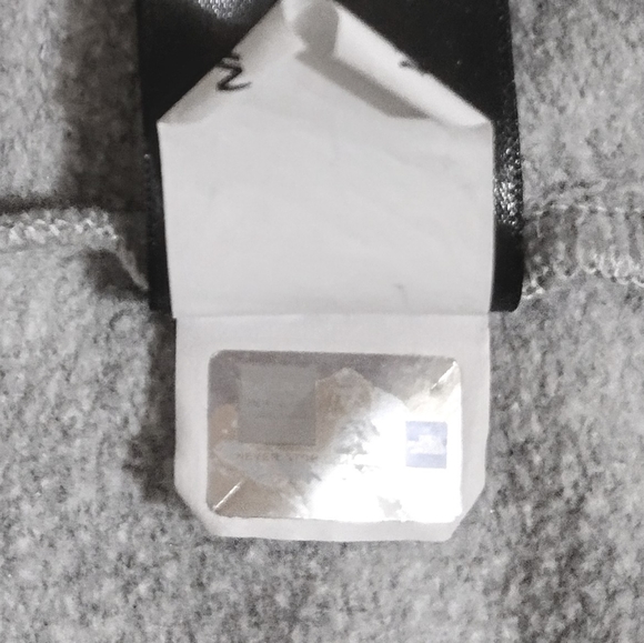 **Like New** The North Face Train N Logo Pullover Sweatshirt. - Picture 9 of 11